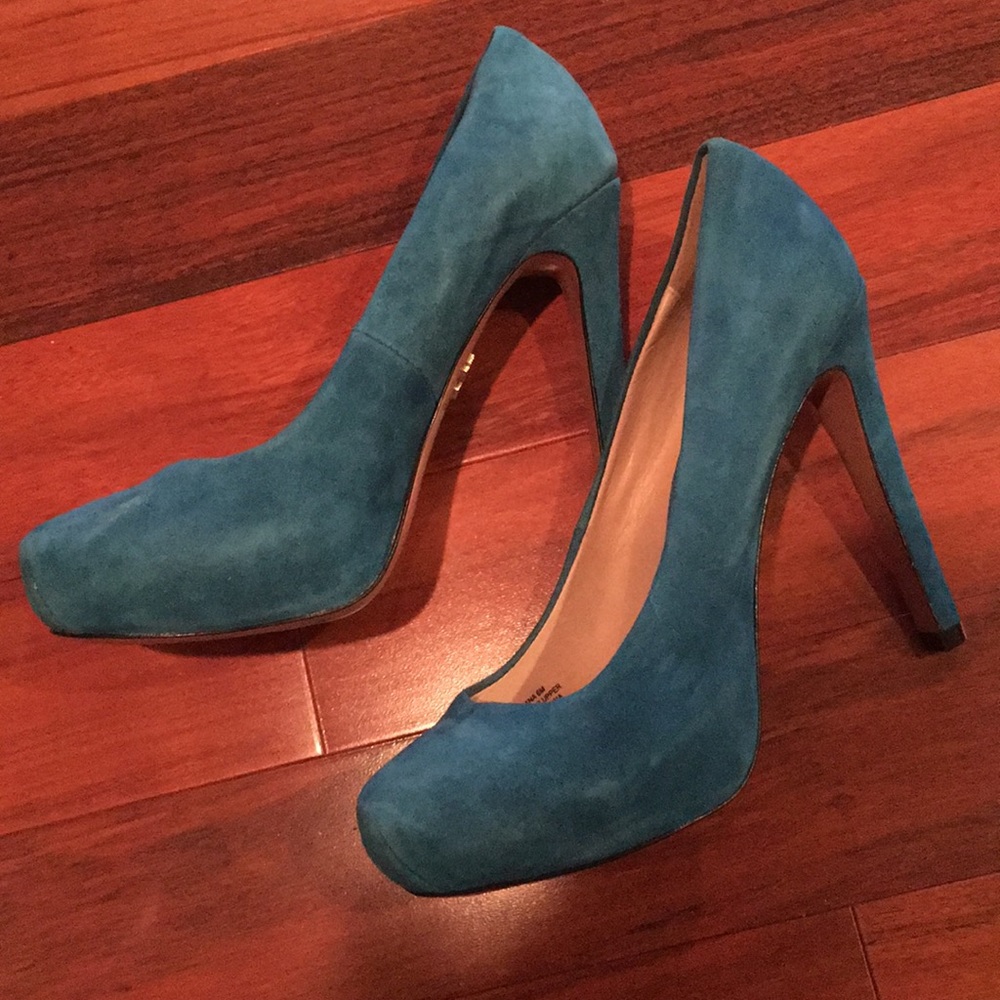 Pour La Victoire Turquoise Pumps Size 6